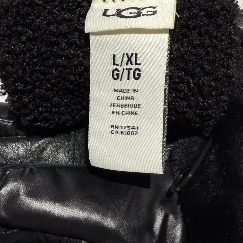 UGG Black Quilted Touchscreen Leather Gloves NWT